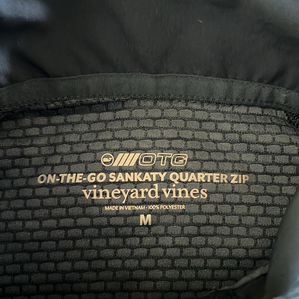 Vineyard Vines Men's Quarter Zip Top - Picture 3 of 10